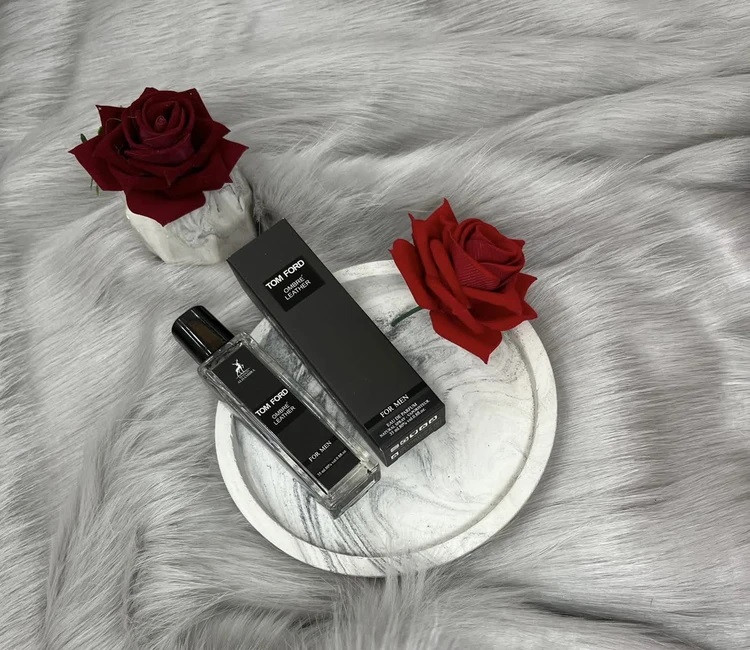 عطر ادکلن تام فورد اومبر لدر (امبر لدر) | Tom Ford Ombré Leather الحمبرا